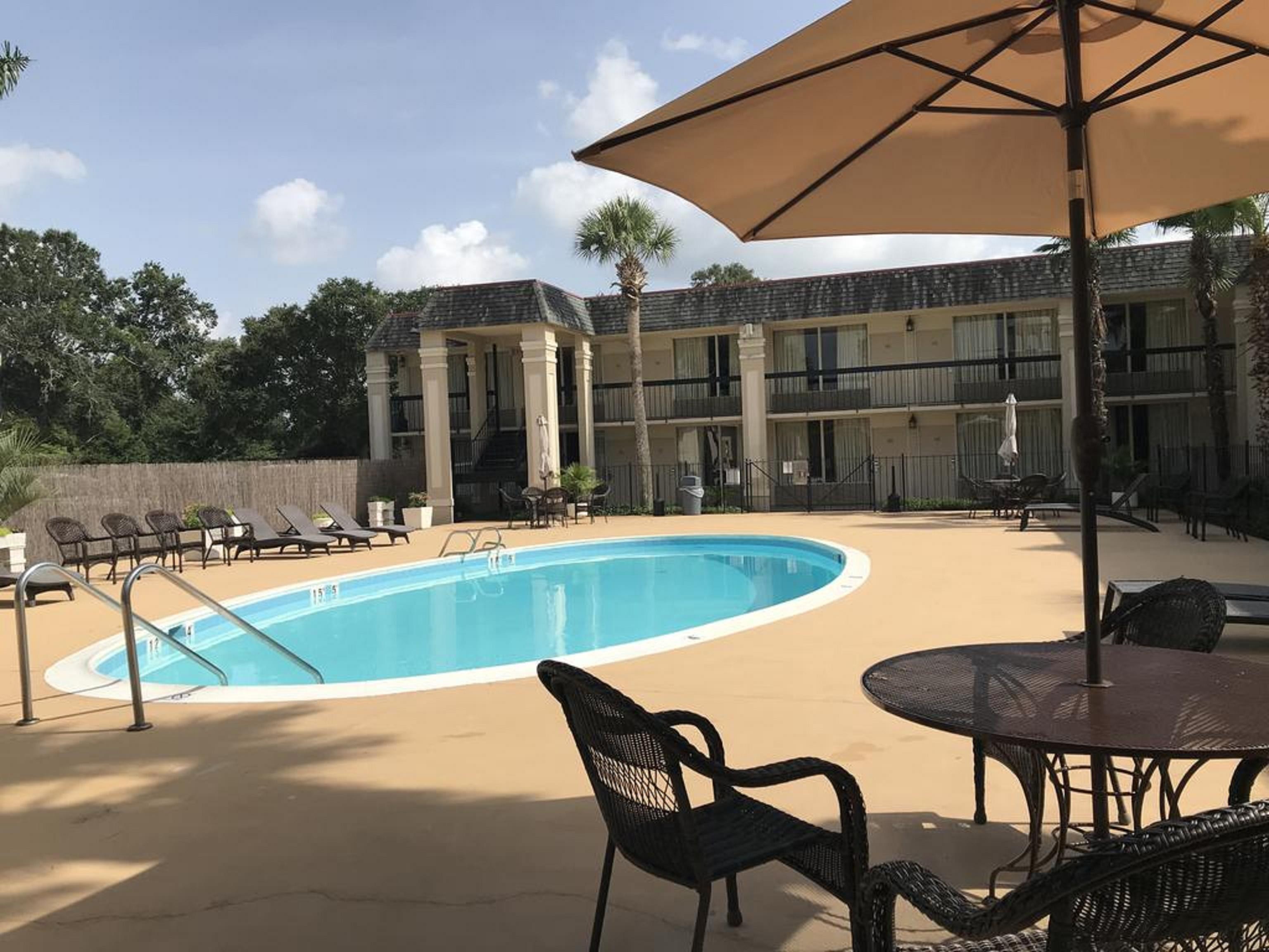 Carmel Inn And Suites Thibodaux Zewnętrze zdjęcie