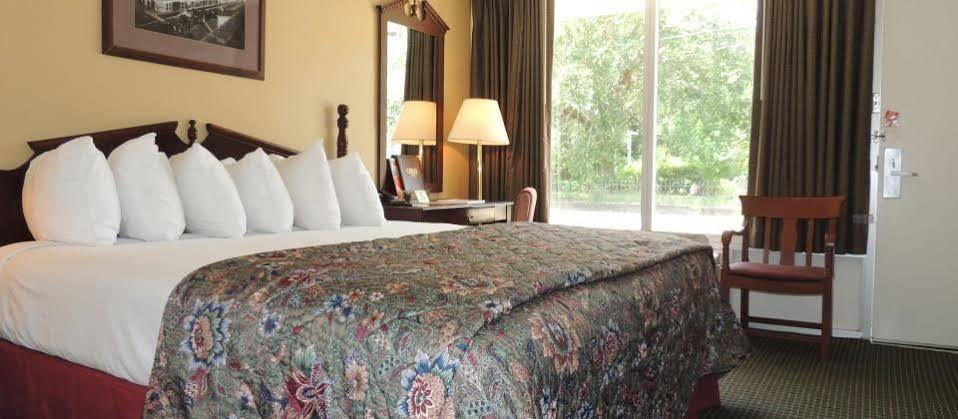 Carmel Inn And Suites Thibodaux Zewnętrze zdjęcie