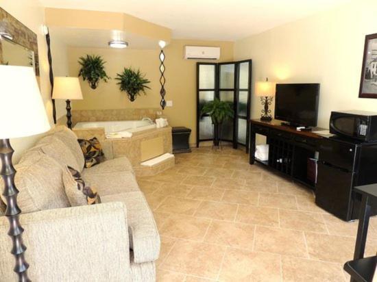 Carmel Inn And Suites Thibodaux Zewnętrze zdjęcie